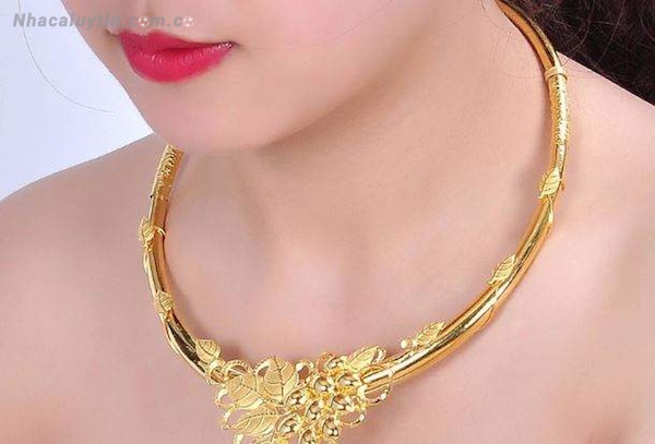 Mơ thấy đeo vòng vàng